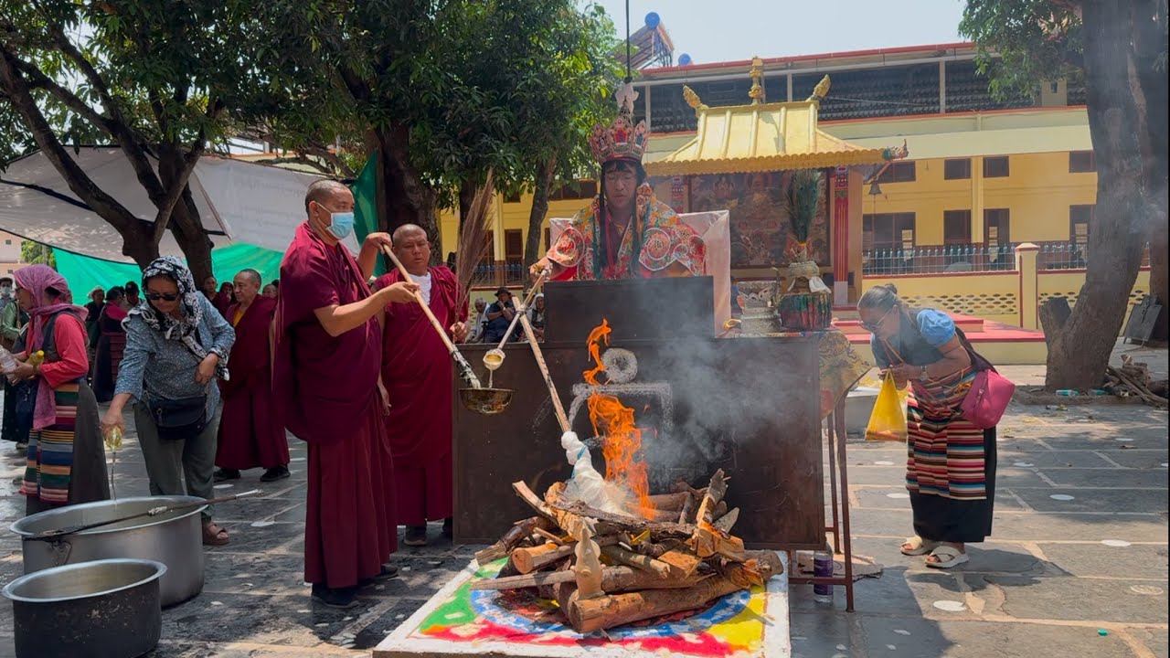 མོན་གྷོ་འདོད་རྒུ་གླིང་དུ་དགའ་ལྡན་སྟག་ཙེ་སྒྲུབ་མཆོད་སྦྱིན་སྲེག་གནང་བཞིན་པའི་བརྙན་པར། Camp 9 Lottery