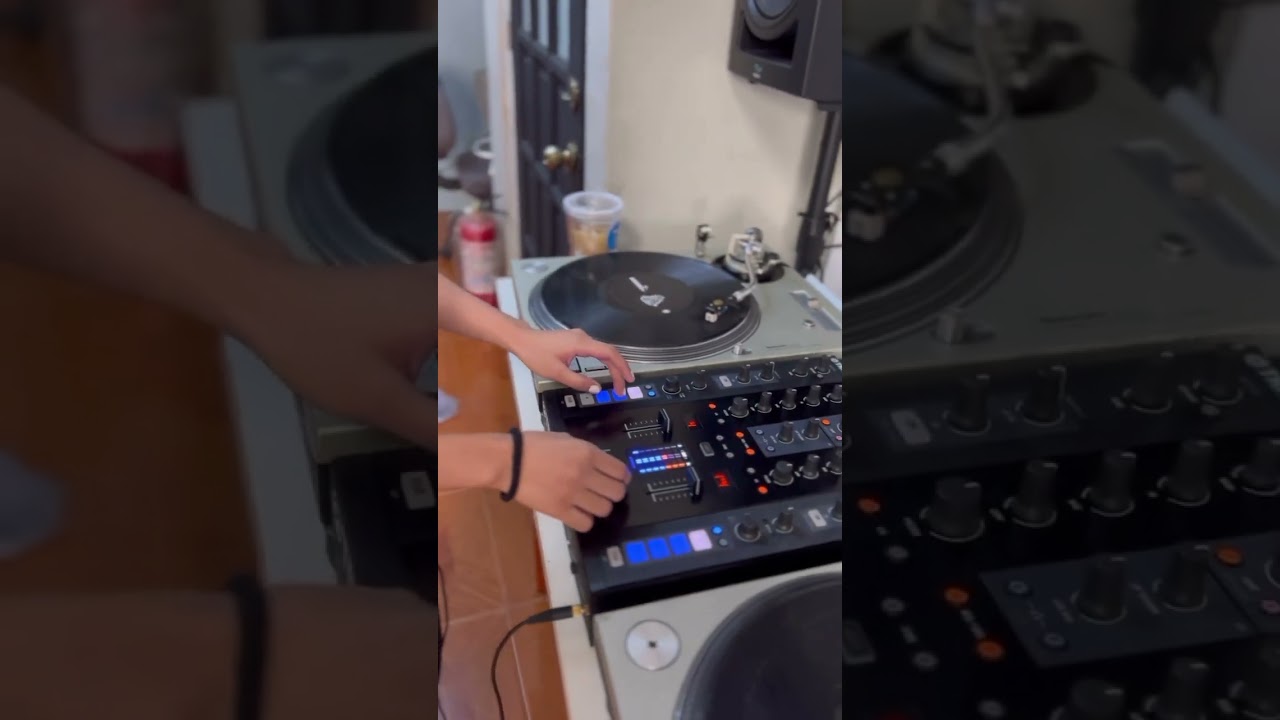 #dj #turntablist #djskills #vinyl #scratchdjs #hiphop #turntable #music #technics1200 #turntablism