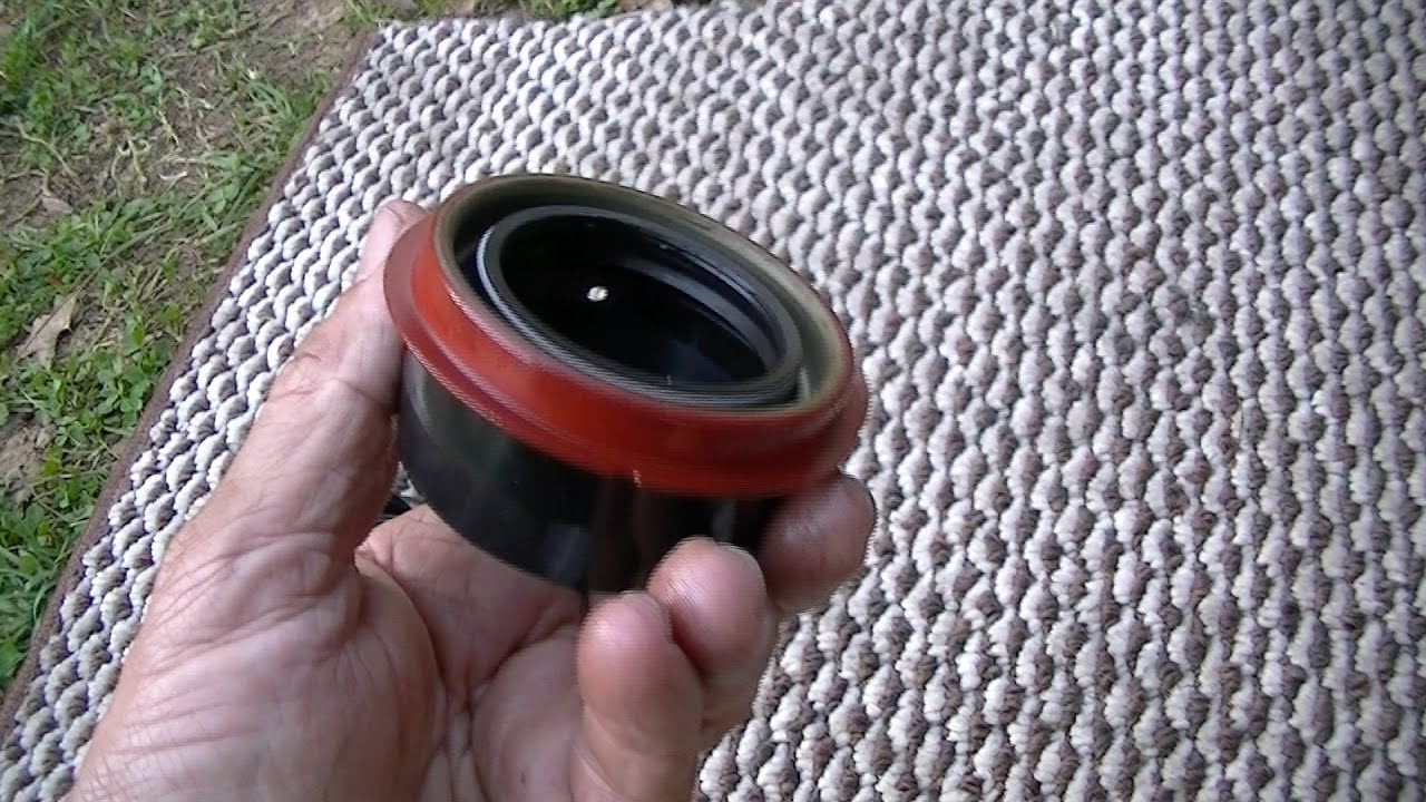 Ford, Explorer, Mountaineer, expedition, ... Transfer case Rear Seal replacement.