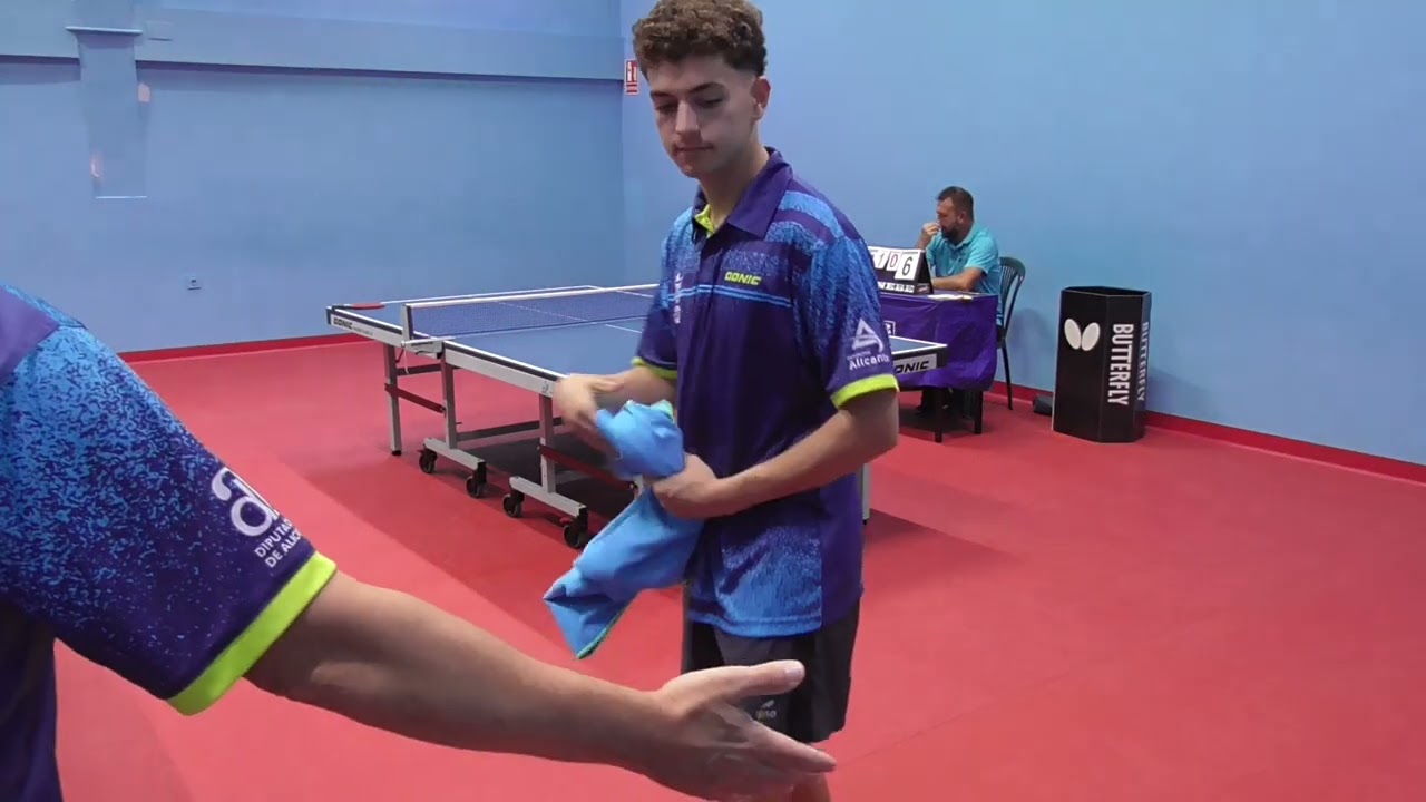 David Martínez (Alicante TM) versus Carlos Rico (La Torreta Tenis de Mesa)