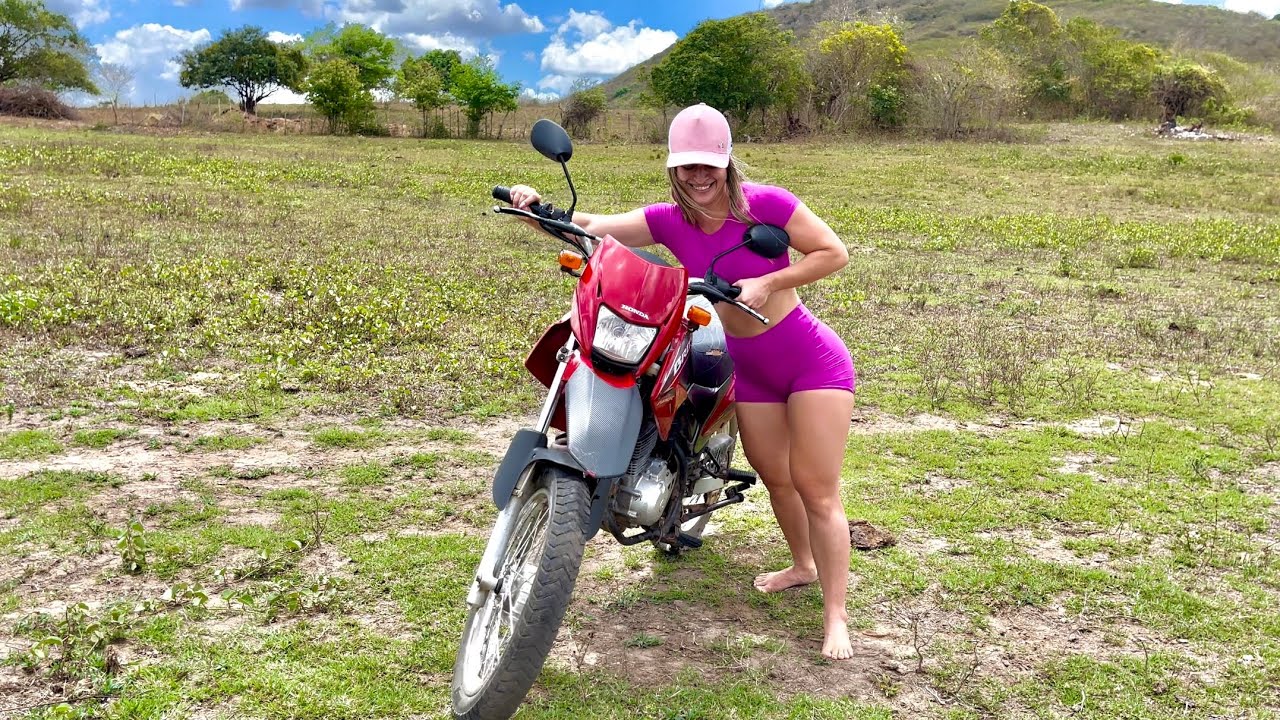 THAMIRES APRENDE PILOTAR MOTO | THAMIRES THUANNY
