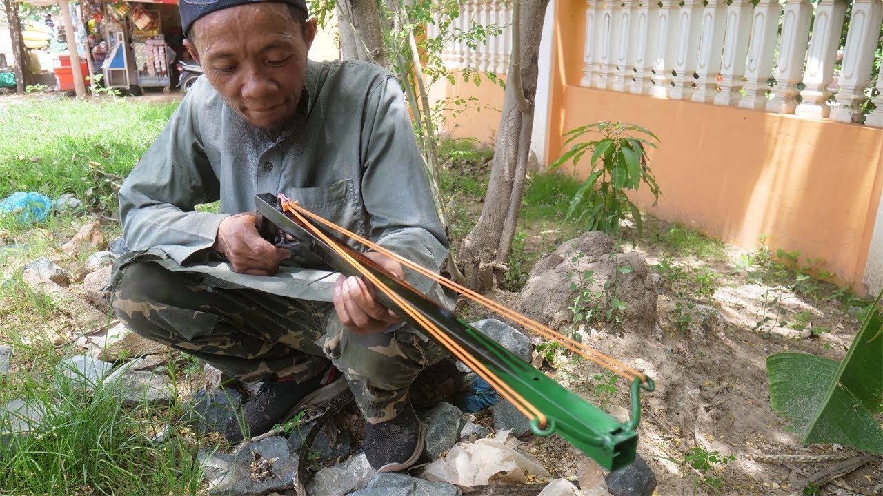 Making a long slingshot by Cambodian blacksmith ( Project for fun )