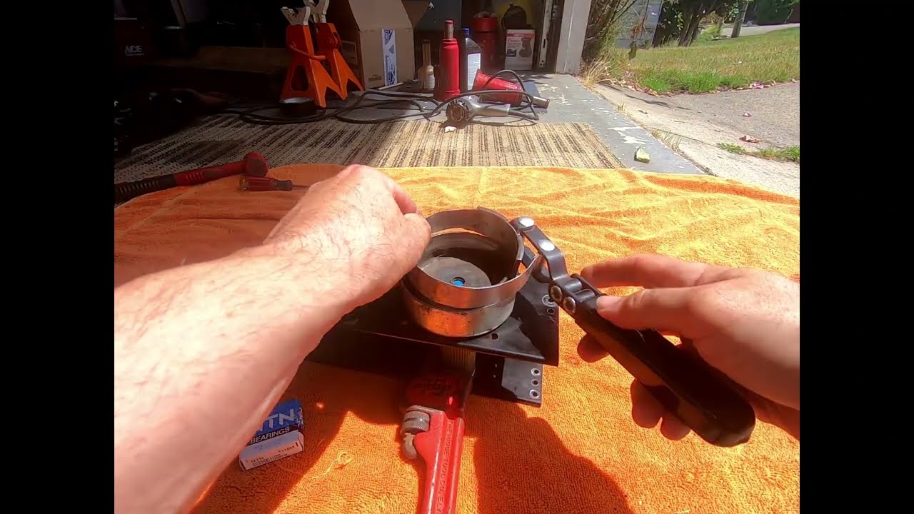 Replacing my Staton friction drive roller with a new one.