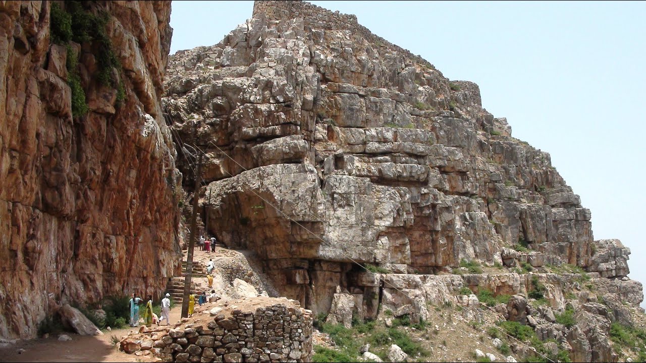 Parasgad Fort - Saundatti, KARNATAKA