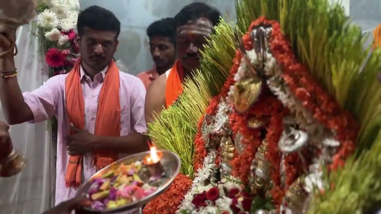 ಅಮ್ಮನವರು ಕೋಡಿಪಾಳ್ಯ ಗ್ರಾಮದಲ್ಲಿ ಭಕ್ತರಿಗೆ ಕುರುಹು ತೋರಿಸುವ ದೃಶ್ಯ