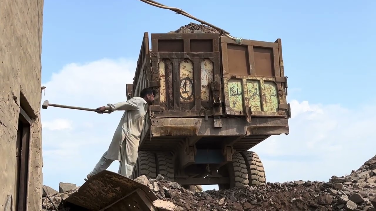 How stone Crushing works? 🔥Sand Crushing 🔥ASMR HOW to Crush Rocks  ? heavey Machinery#goviral 