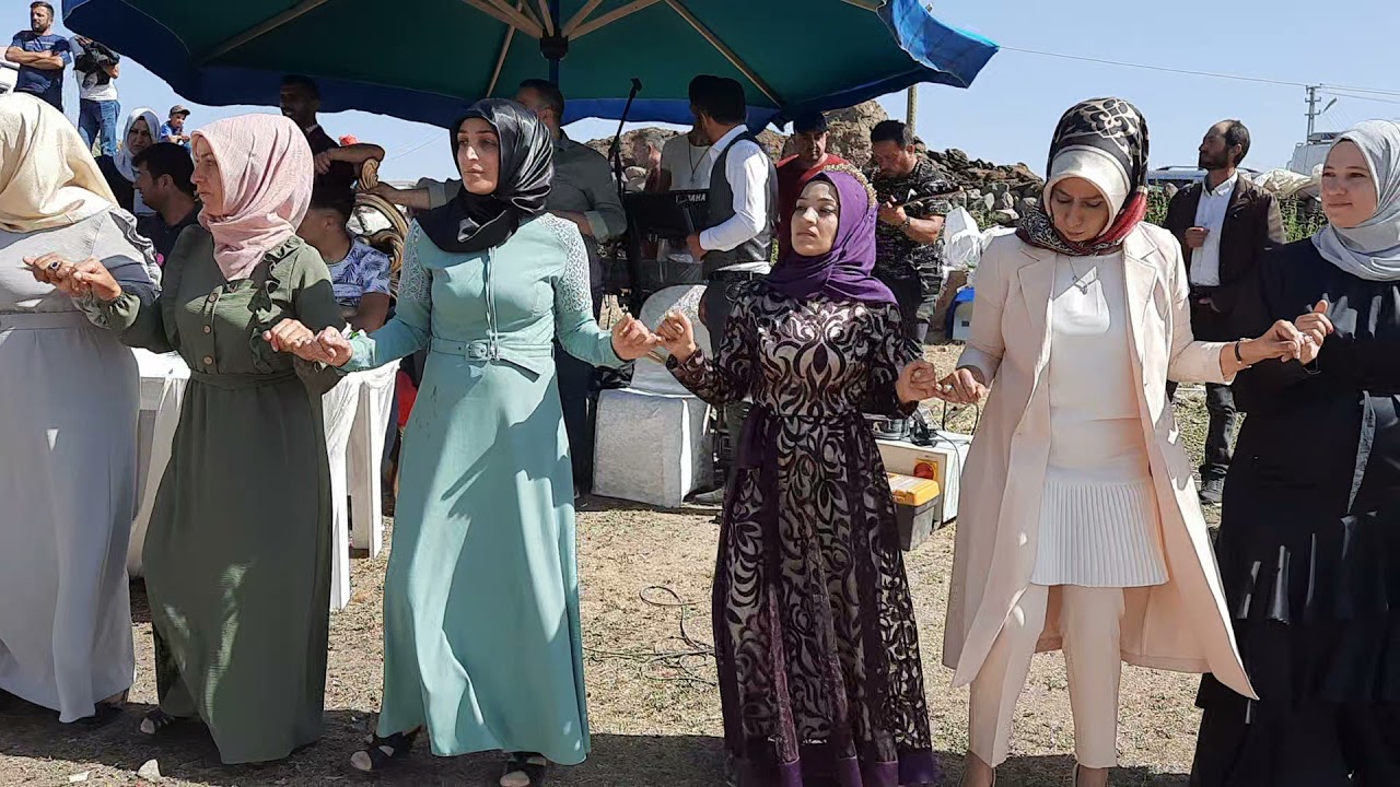Balıklı Göl kuştiya köyü konuk sanatçılarımız mustafa bazide ve hozan Mahkum