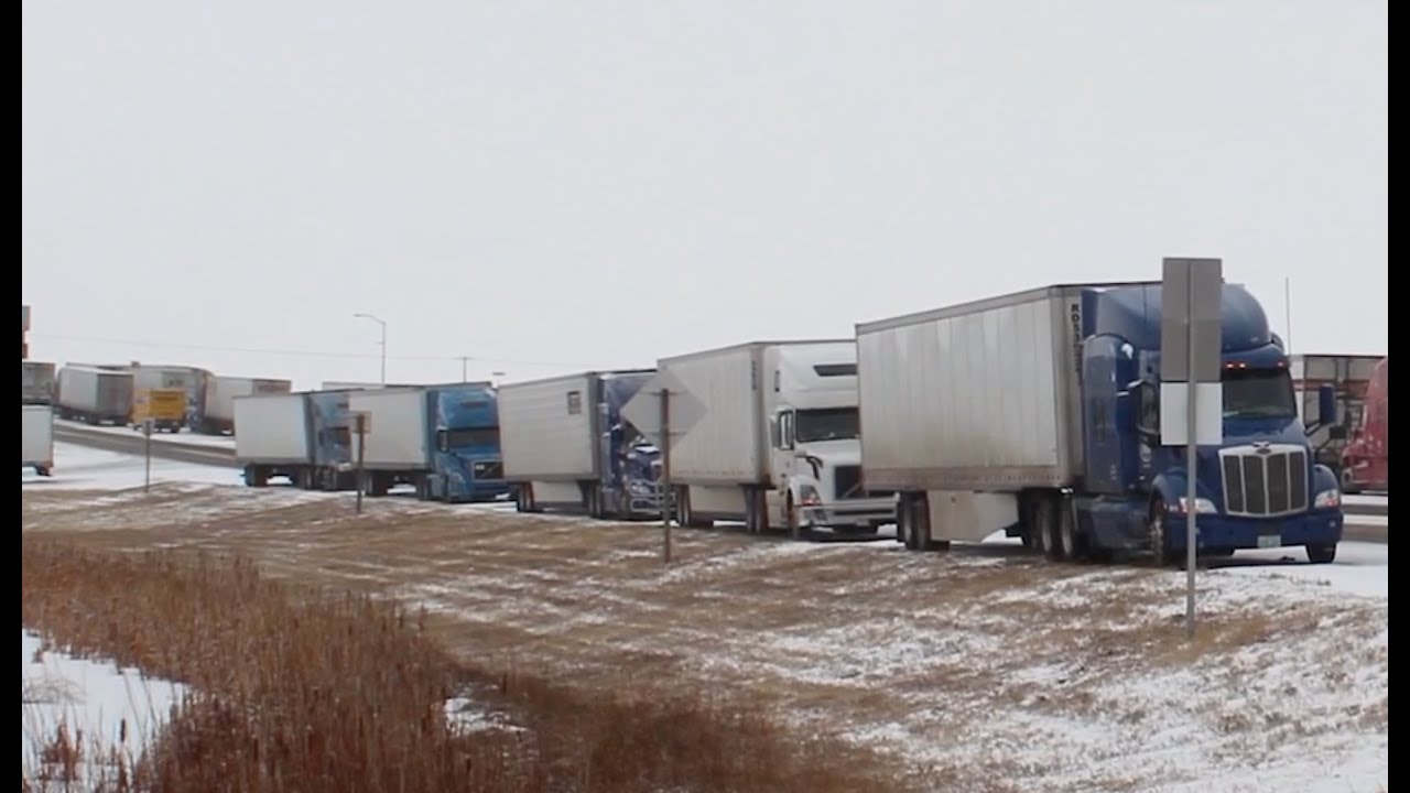 Winter weather prompts rolling closures on Wyoming highways