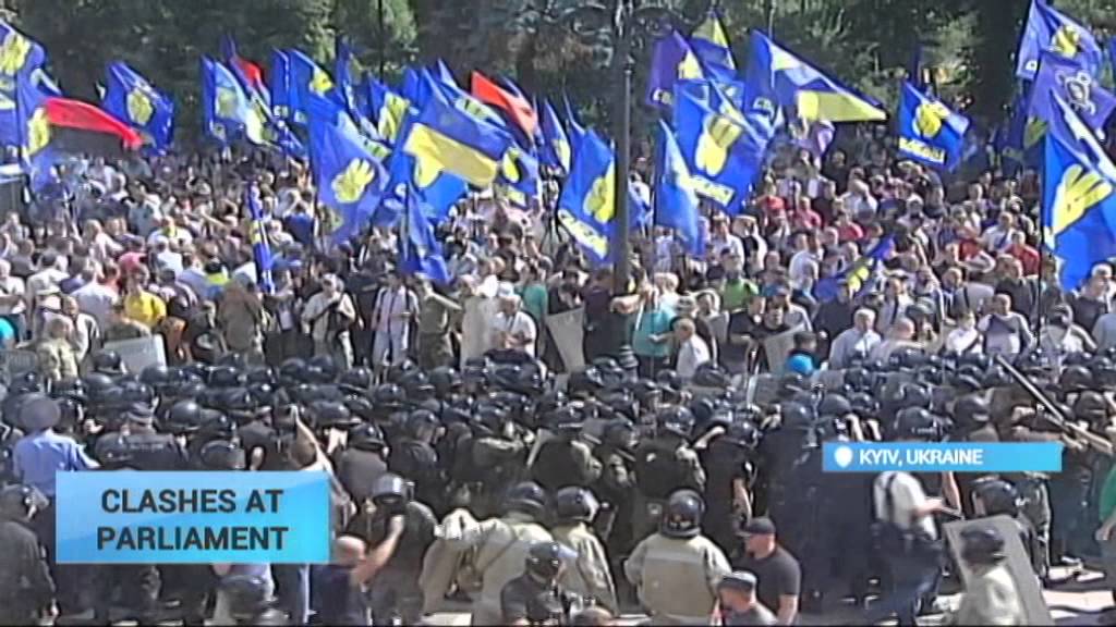 Grenade Attack at Ukraine’s Parliament: Poroshenko addresses nation after deadly riots in Kyiv