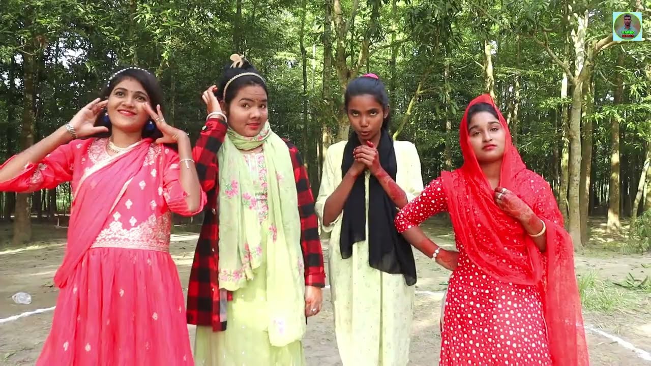 মুরগি লড়াই দেখুন, চারটি শিল্পী লড়াই করে বিজয় হলো কে দেখুন, লড়াই দেখে হাসি আটকে রাখতে পারবেন না