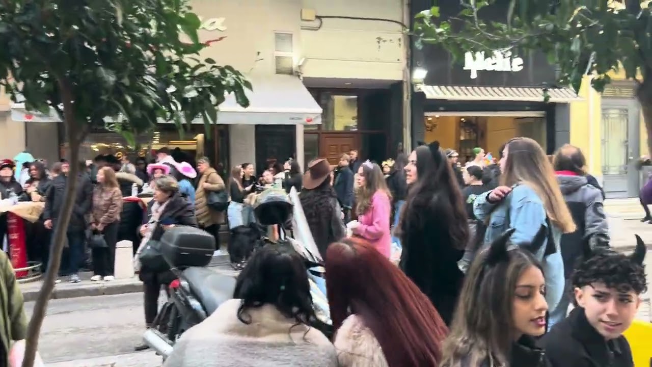 ThessPost - Καρναβάλι στη Θεσσαλονίκη - Ζεσταίνεται το πάρτι στη Β. Ηρακλείου 
