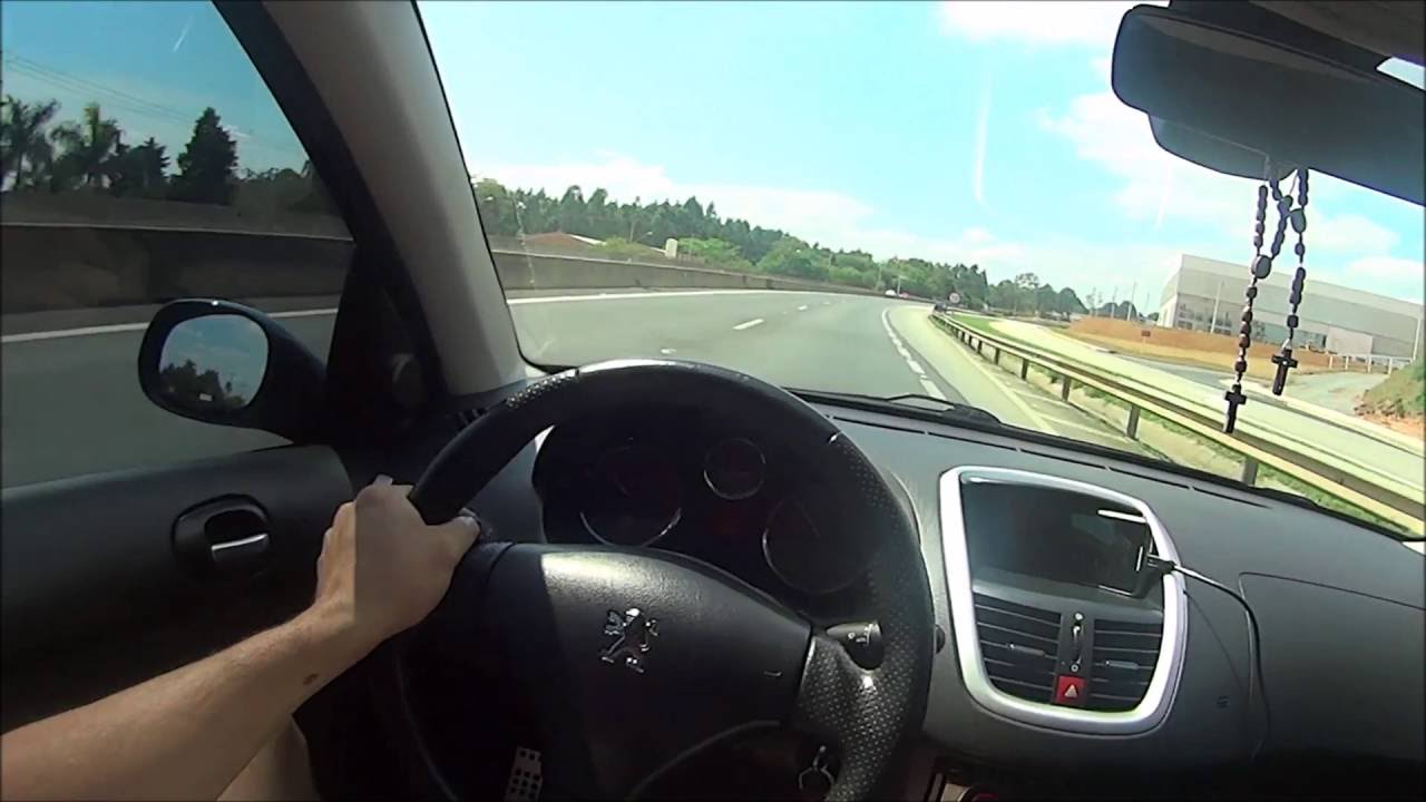 Piloto  automatico no  Peugeot 207.