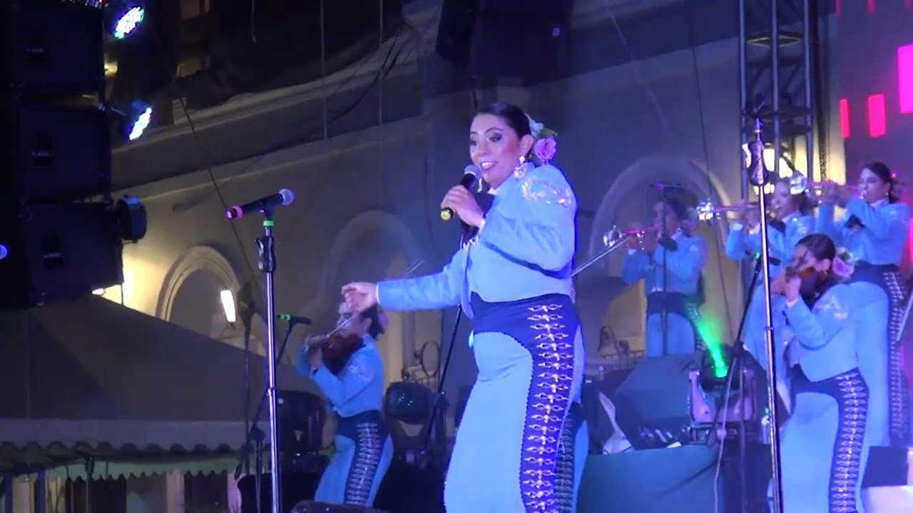 Popurri Selena - Mariachi Femenil Estrella De Mexico.