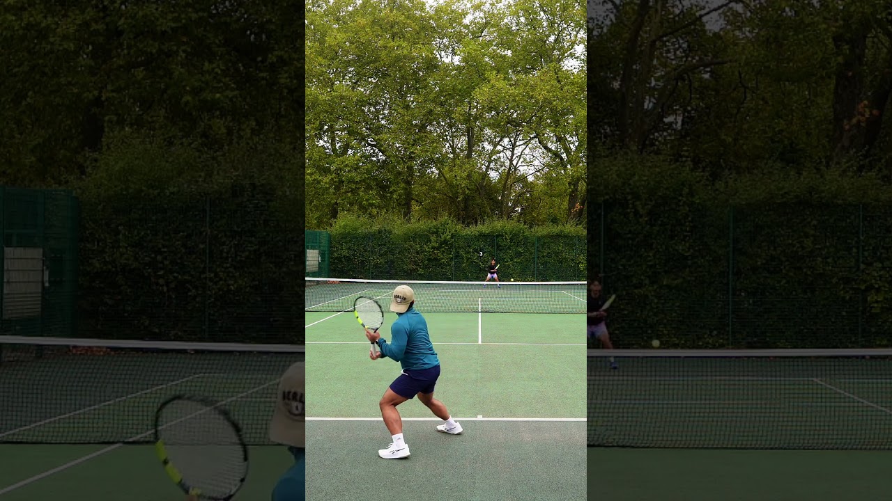 ONE HANDED BACKHAND.. BEST BACKHAND? #TENNIS