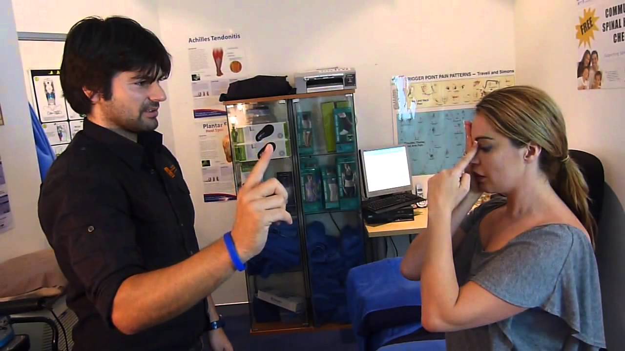 Chiropractic assessment, reflexes, muscle tests, sensation Chiropractor Dr Roddy