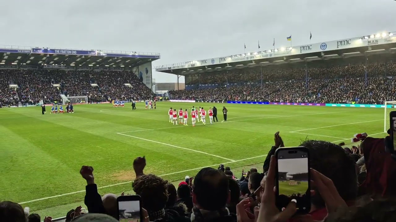 Portsmouth (A) Arsenal players at kick off!!!