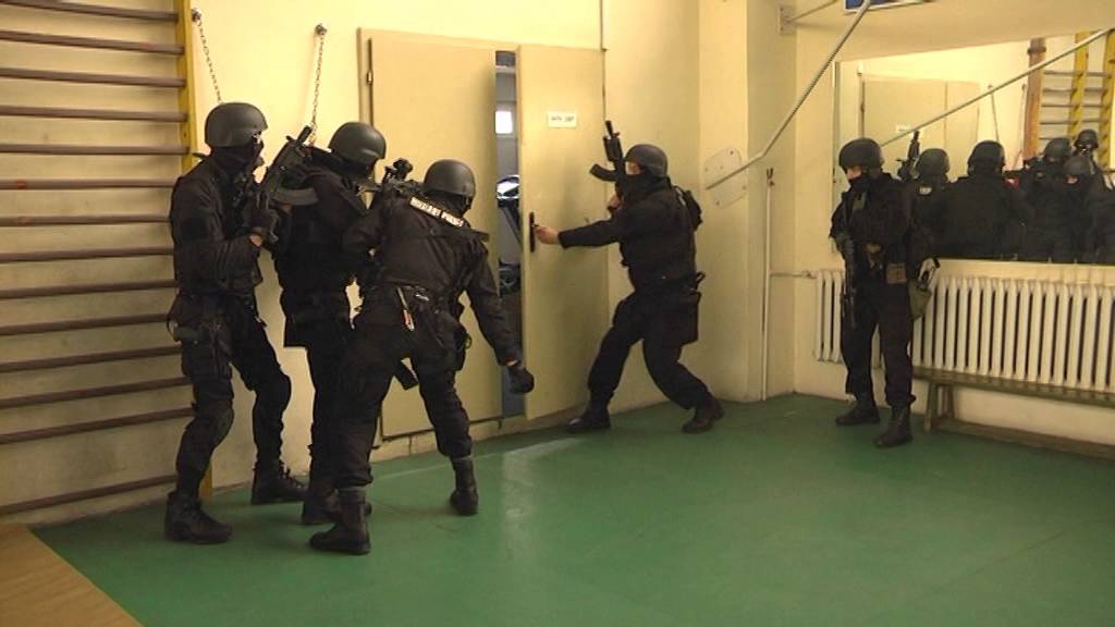 ВОЕННА ПОЛИЦИЯ В ДЕЙСТВИЕ