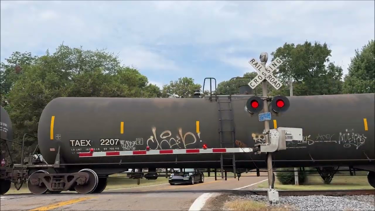 Mitchell Street Railroad Crossing, Trimble, TN