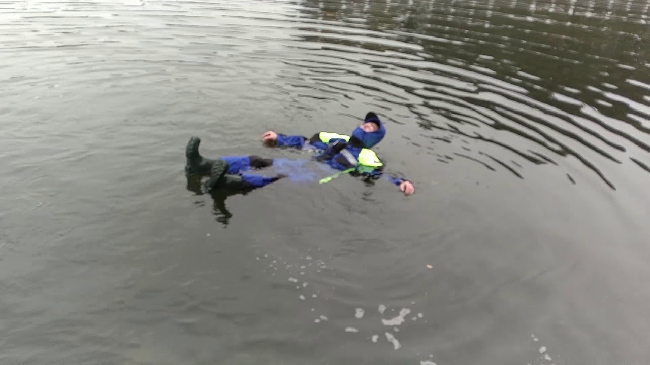 Test kombinezonu wypornościowego z Juli jezioro Jeleń || Rescue suit from Jula