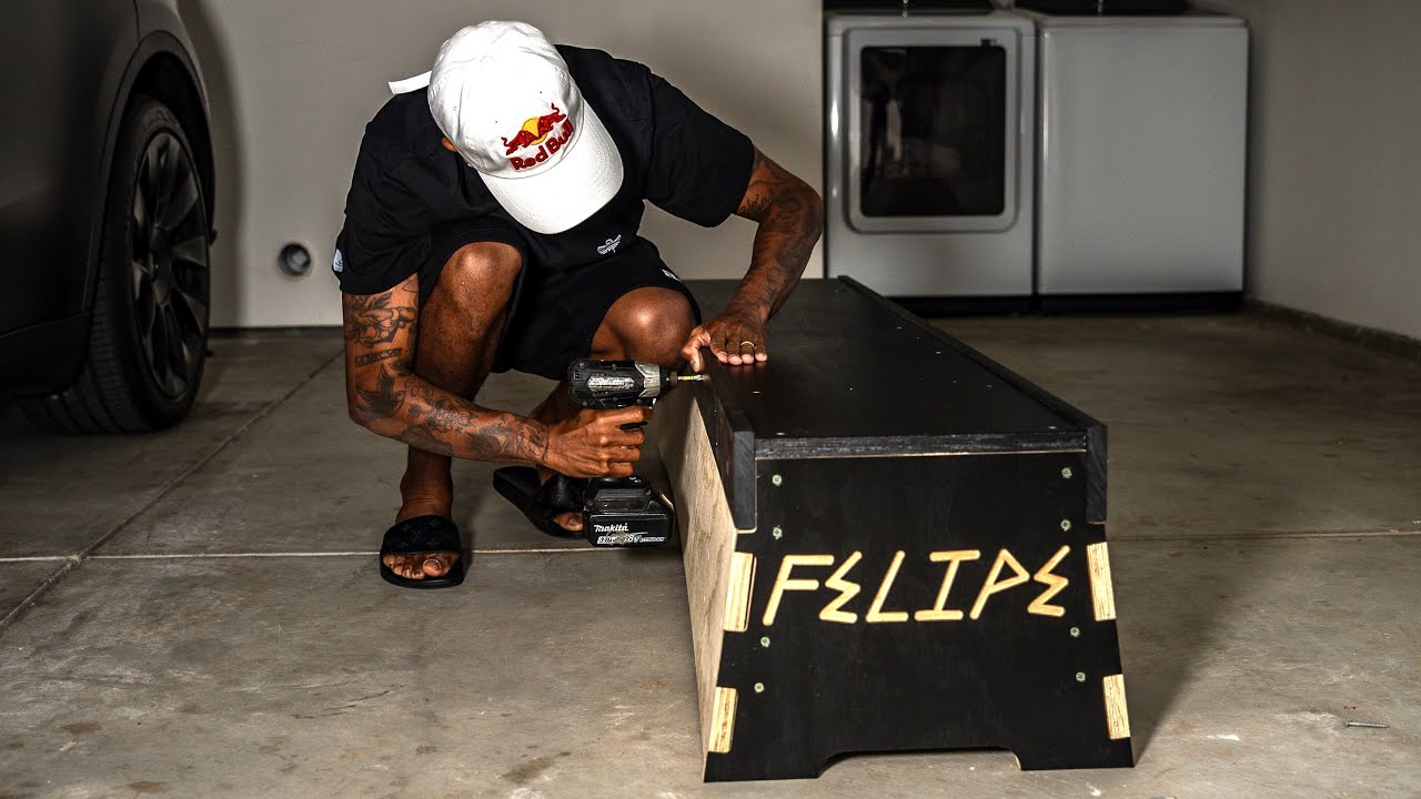 Our first Pro Model Skate obstacle with Felipe Gustavo