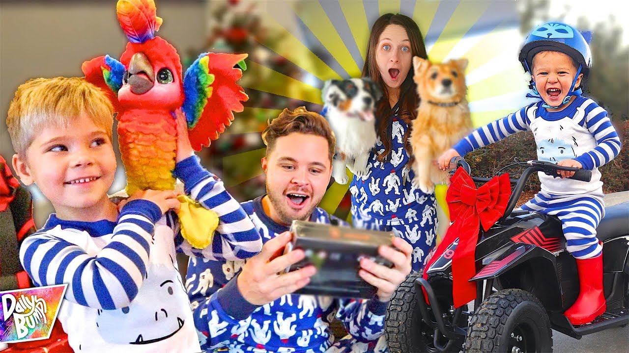 THE BEST SURPRISE!! 😮 Daily Bumps Christmas Morning Special 2018!!