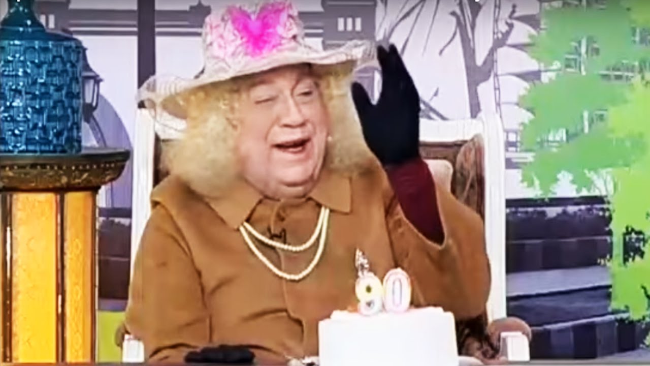 Hasb e Haal 23 April 2016 - حسب حال - Azizi as Queen Elizabeth - Dunya News