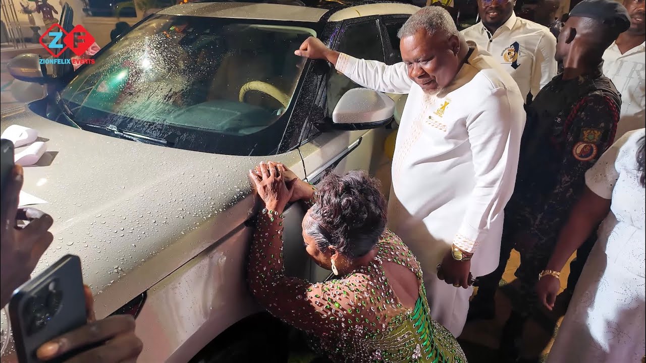Maame Gold @ 60: CEO of Mama Mo Skin Care Dashes Mum New Range Rover At Lavish Bday Party