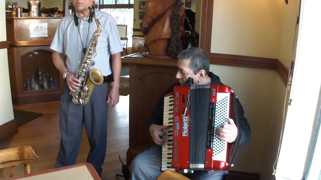 Leonel Mendez ( Saxo) and Peter ( Acordeon )