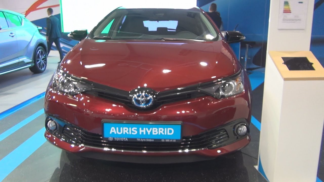 Toyota Auris Hybrid 1.8 HSD (2018) Exterior and Interior