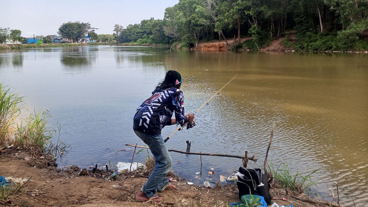 banjir ikan mancing liar ikan lele danau