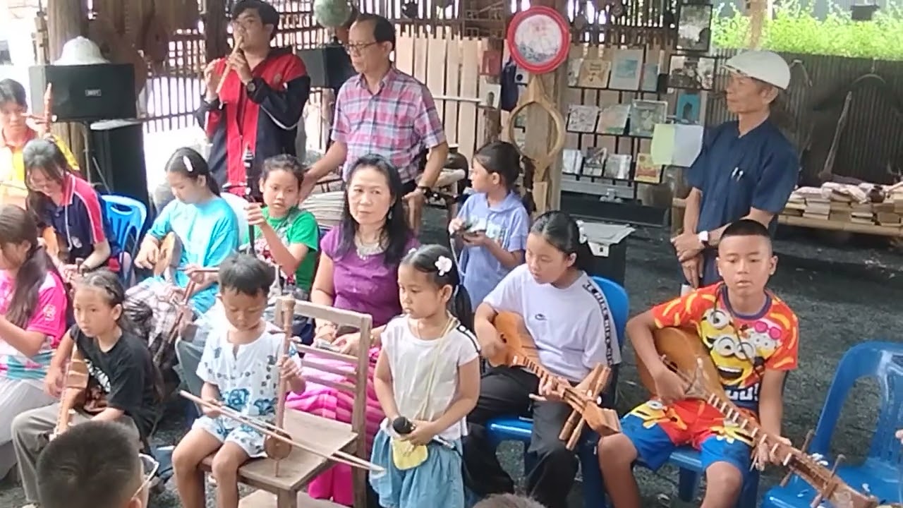 บรรเลงเพลงล่องแม่ปิง