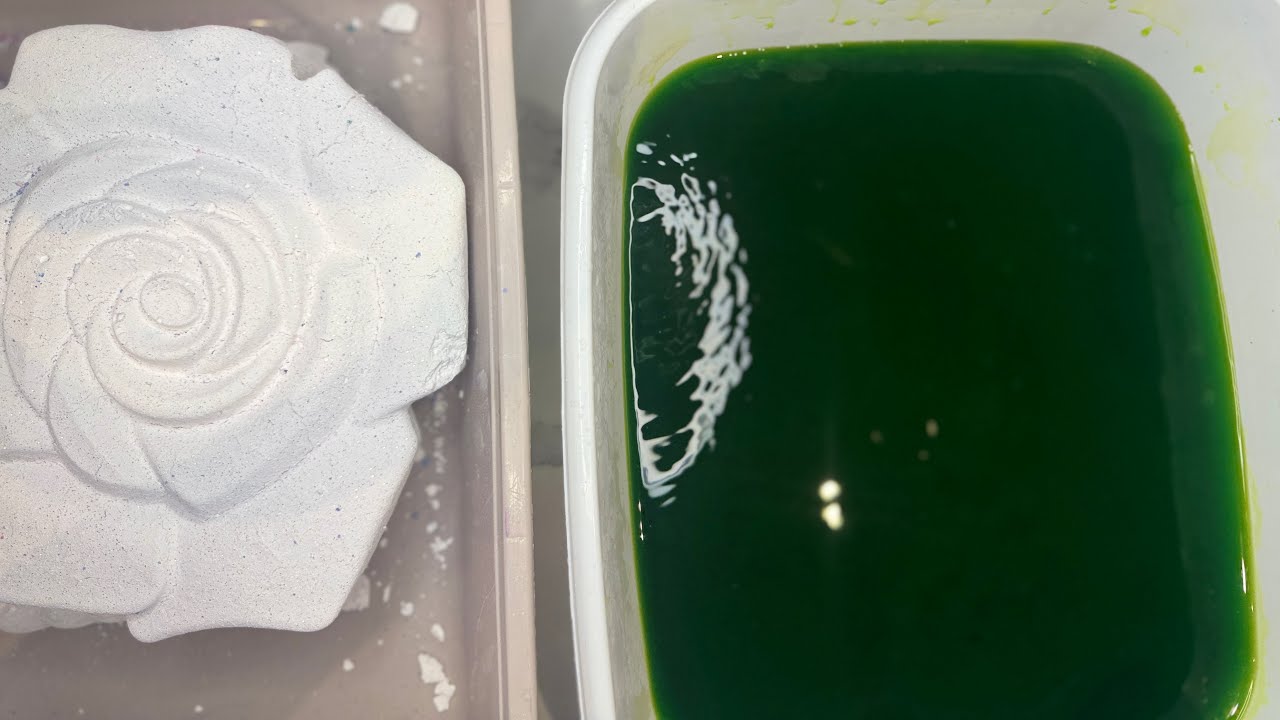 Green Water Crush | Gym Chalk Crush | Chalk Art | Satisfying | ASMR 