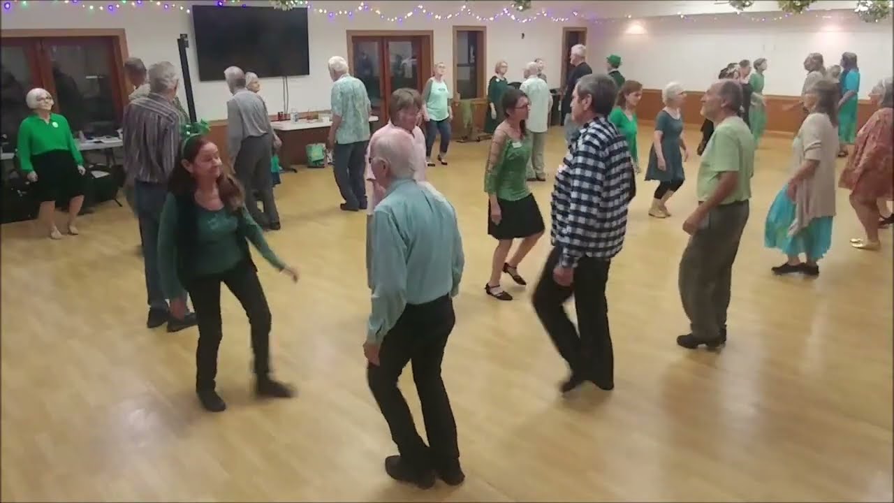Pat's Tradition • English Country Dance