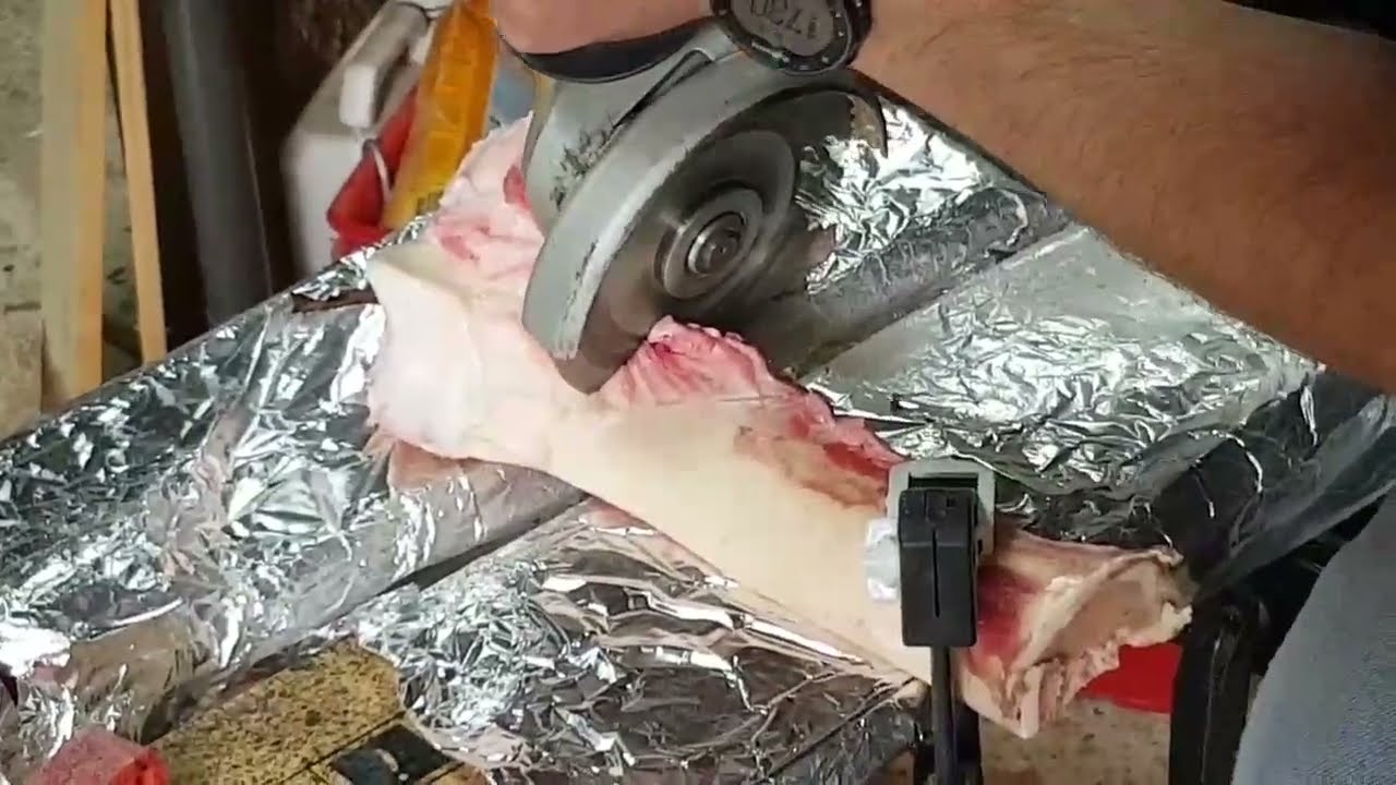 Trimming a marrow bone - with an angle grinder...!?!
