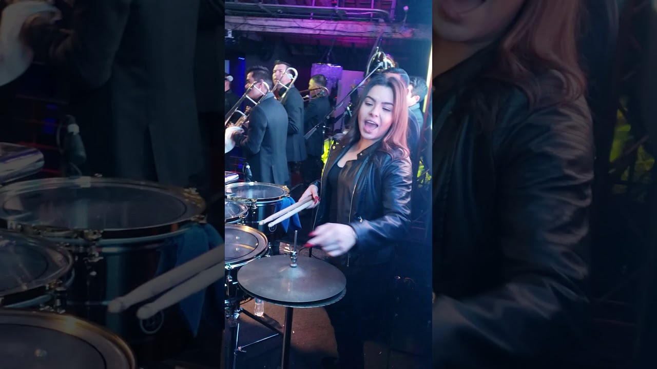 Cynthia Ochoa y su banda