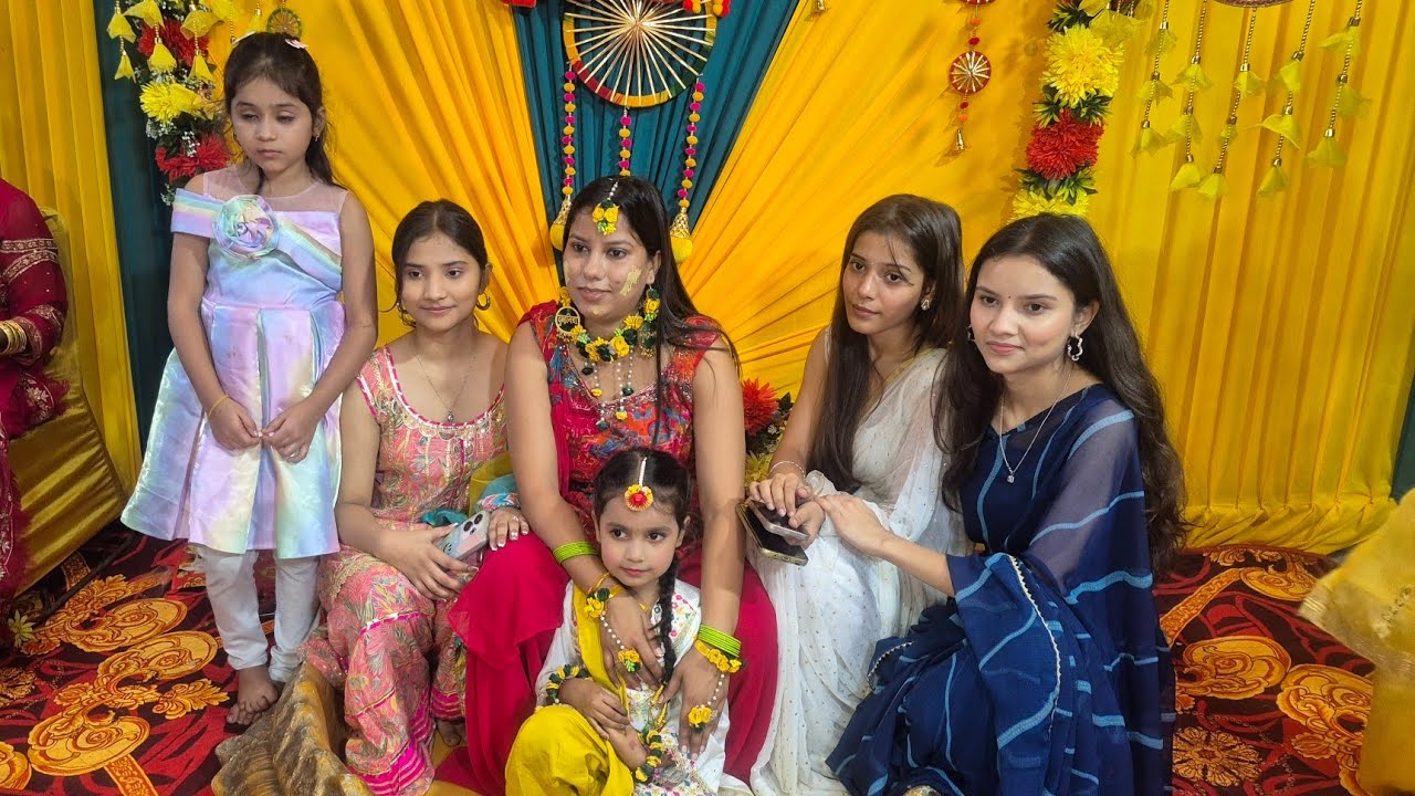 Didi ke haldi lg gyi aaj💛✨️ 