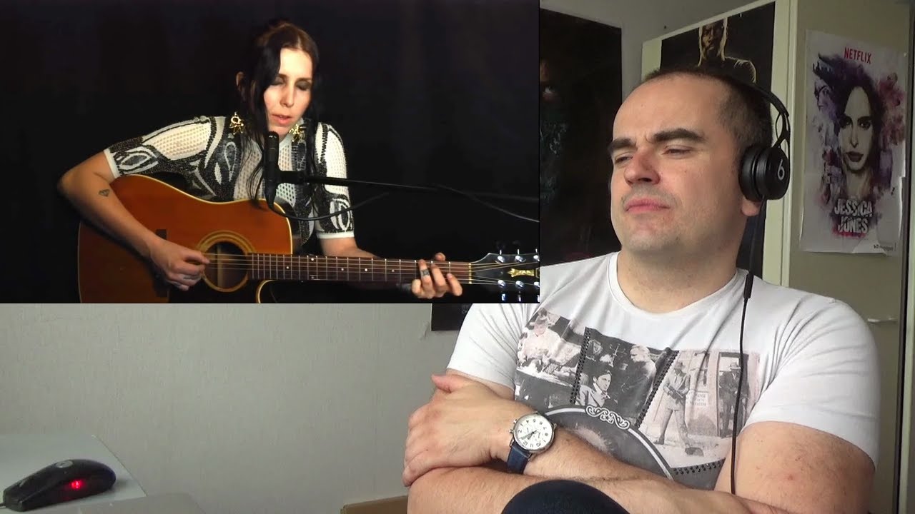 Chelsea Wolfe -  Halfsleeper Reaction