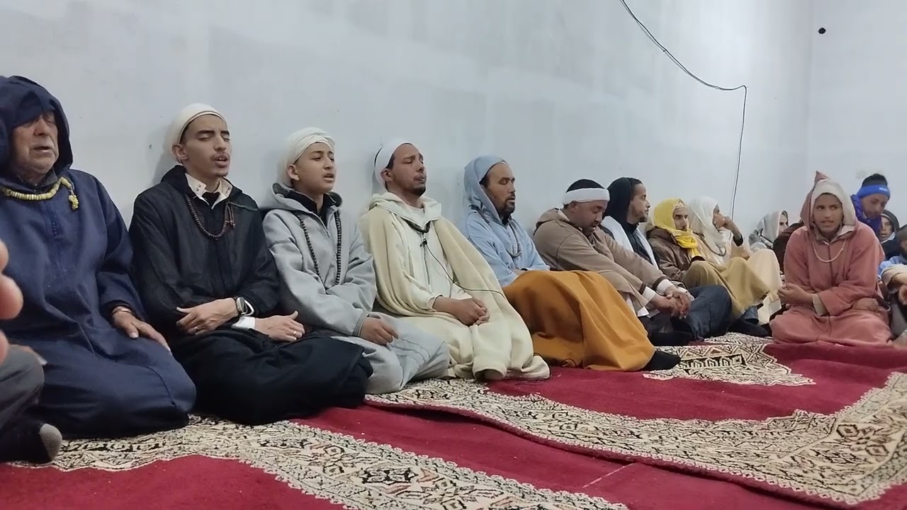 اسق قلبك بصوت الفقيه مولاي  لحسين اوبلال بقلبك يعيش هذه اللحظةالله الله يا مولانا ❤️