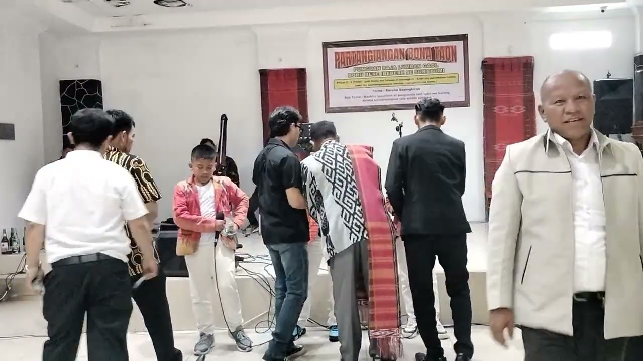 MEMORI TAO TOBA-. L.G. TRIO Lumban gaol bersaudara
