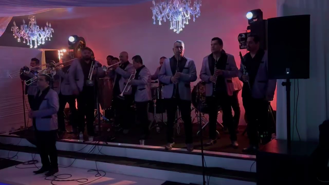 - El Polvorón - Banda Hermanos Pérez De Badiraguato Sinaloa 