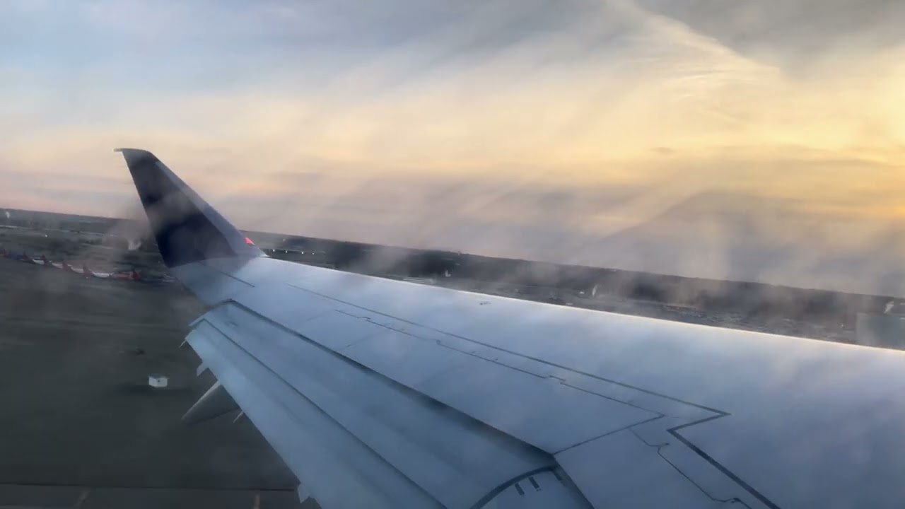 Delta Airlines ERJ-175 Morning Takeoff from Minneapolis-Saint Paul International Airport (KMSP)