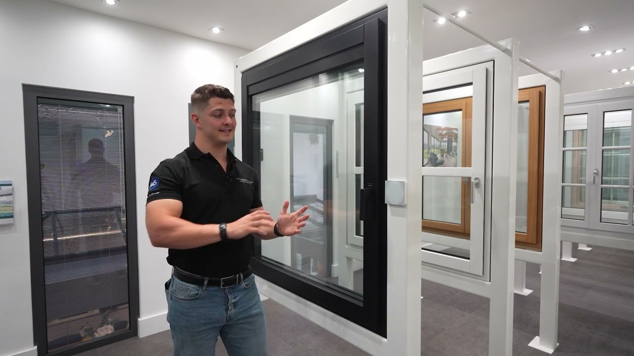 Обзор окна Internorm HV450 из дерева и алюминия со встроенными жалюзи.