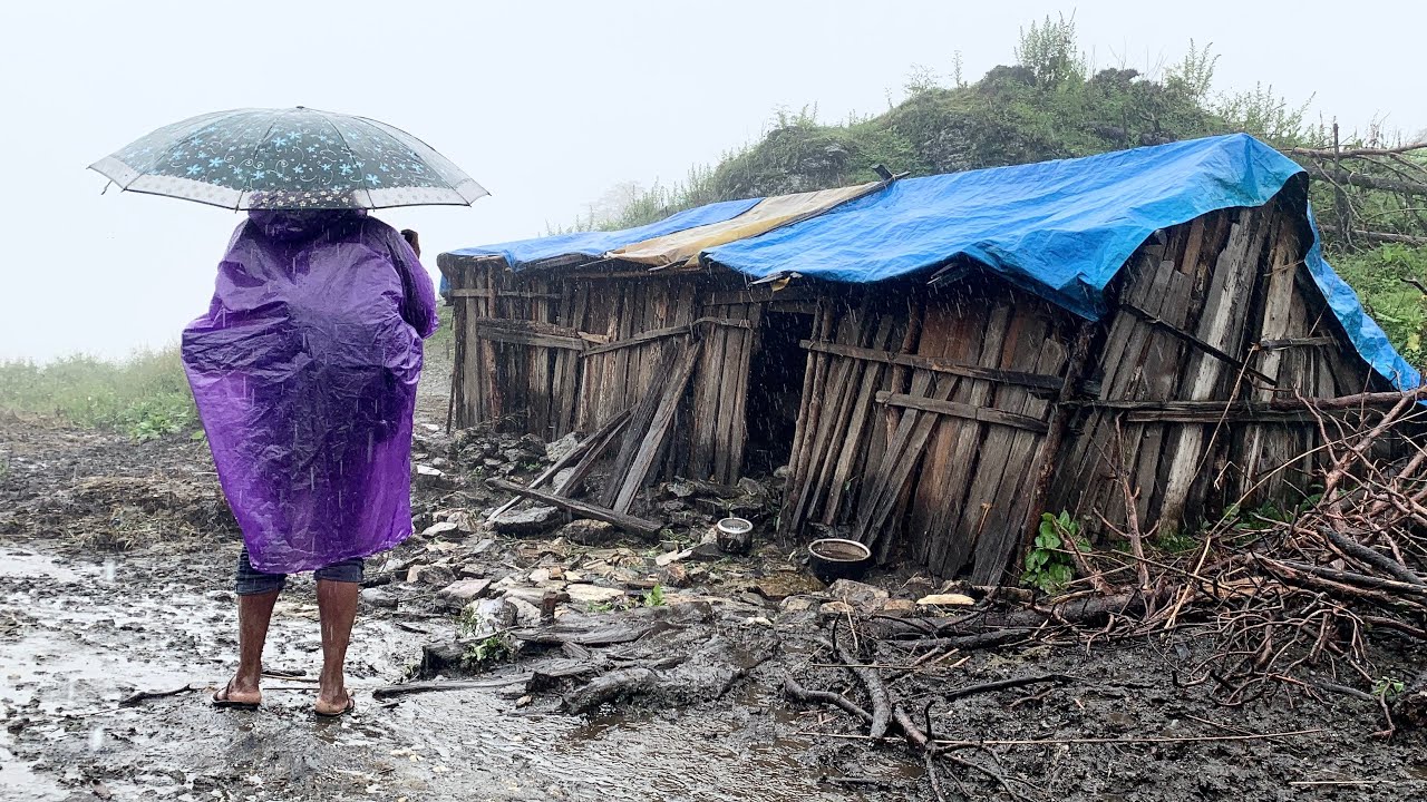 Traditional Nepali Himalayan Village Life During Heavy Rainy Days || Most poor but beautyful life | 