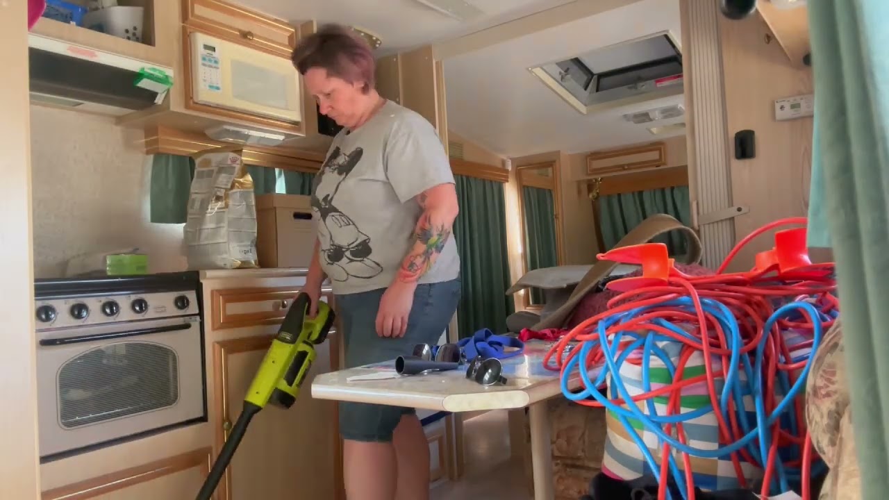 Spring cleaning in summer - Getting the caravan ready to hit the road