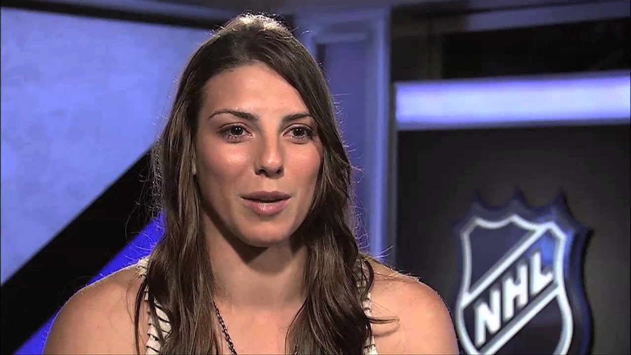 Hilary Knight Recalls Youth Hockey Experience