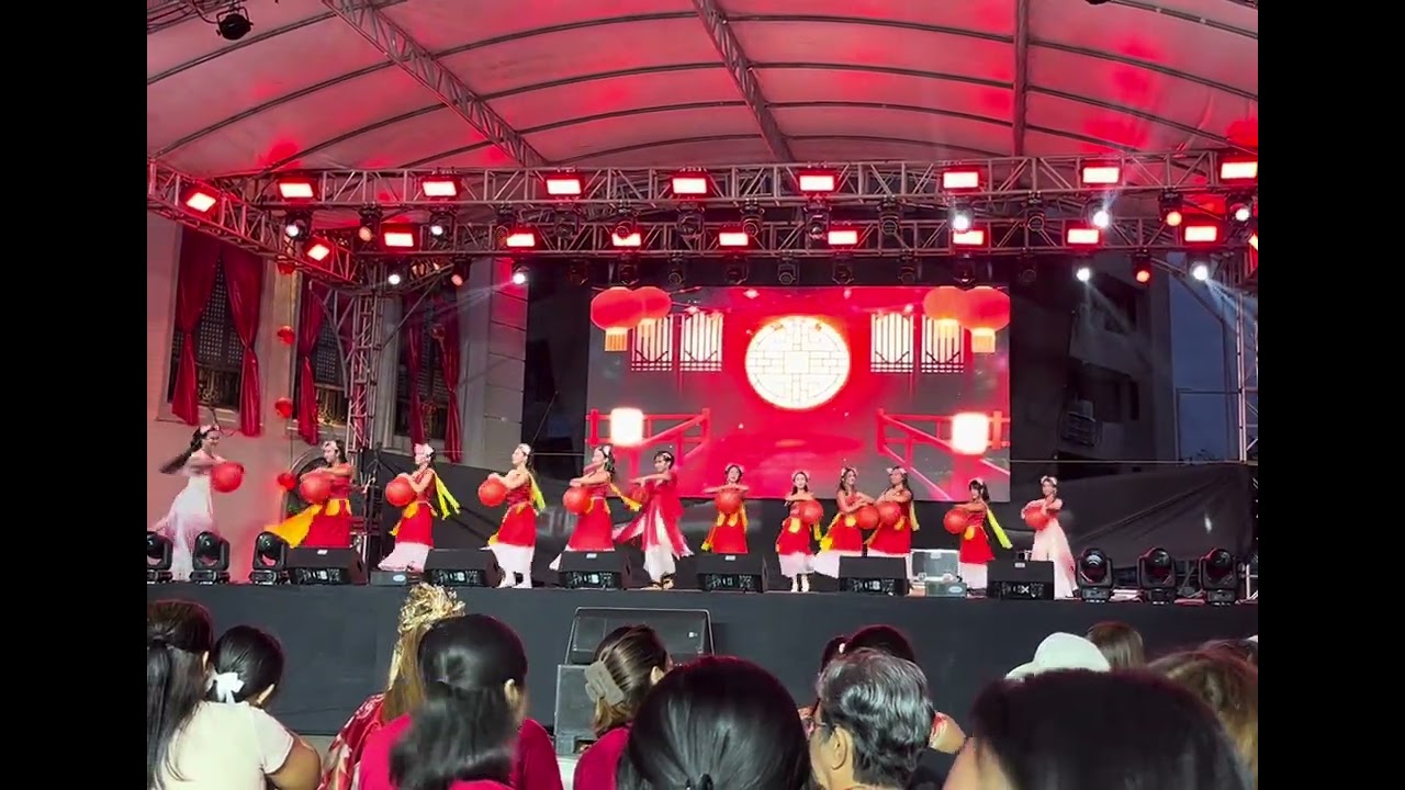 Happy Chinese Dance  🏮🧧🎎