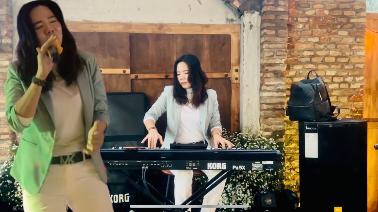 Tiết mục mở màng tại quán cafe theo yêu cầu của chủ tiệc