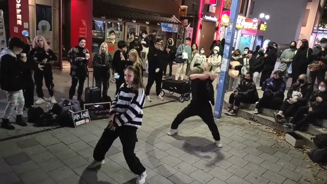 MONDAY. BLACK MIST. WITH HARANG. FANTASTIC HONGDAE BUSKING.