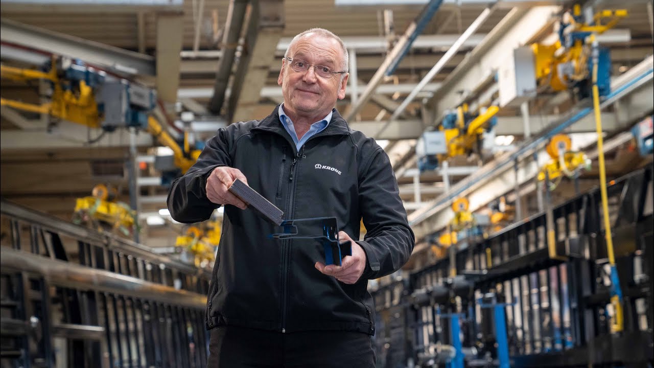 This is how the Multi Lock outer frame works for universal load securing. | KRONE TV