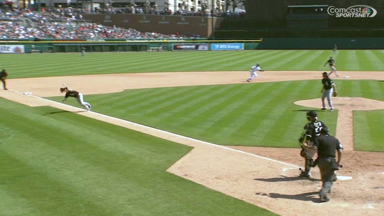 CWS@DET: Beckham makes diving catch with infield in